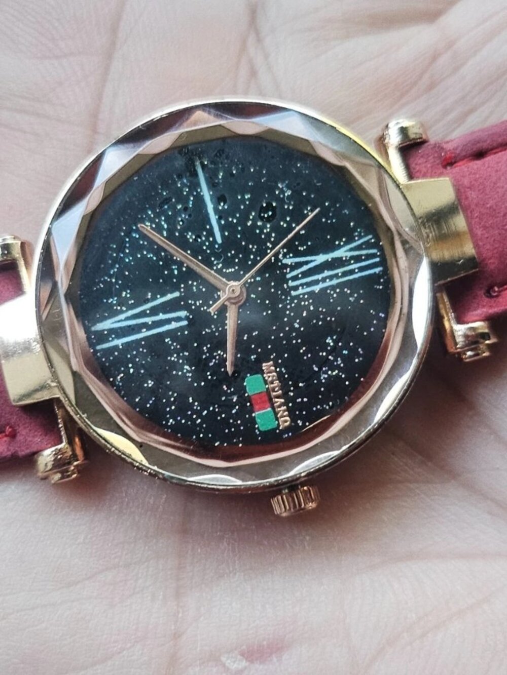 Fashion Wristwatch Red Faux Leather Vegan Strap Analog Quartz Ladies Watch